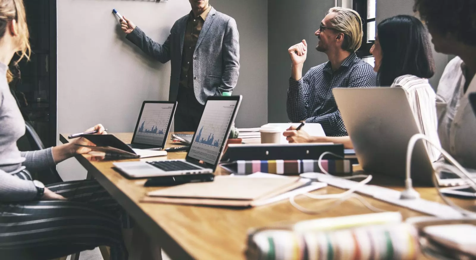 Introduction au management commercial et marketing